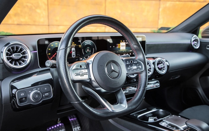 Mercedes-Benz Klasa A cena 106000 przebieg: 74000, rok produkcji 2018 z Radom małe 407